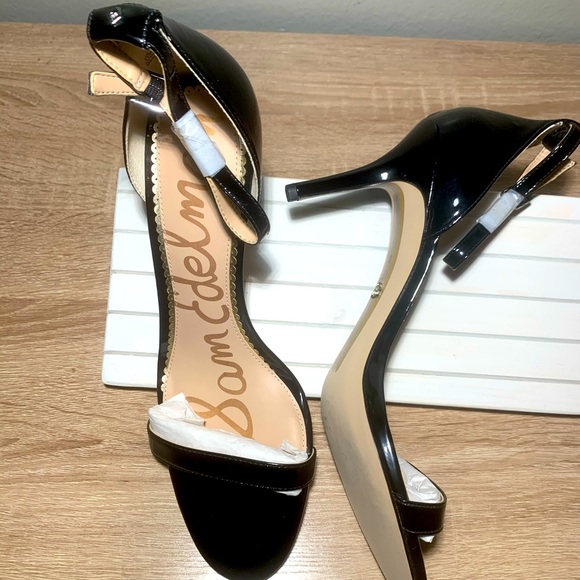 BRAND NEW! Never worn PATENT BLACK STRAP HEEL - Picture 3 of 4